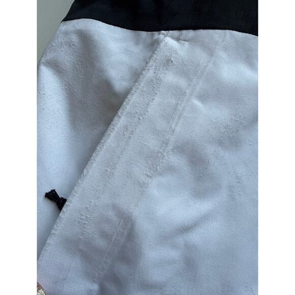 Columbia Women's Parallel Grid Hooded Ski Jacket in Black & White Size Medium - Picture 9 of 9